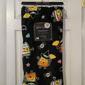 Betsey Johnson Halloween Happy Candy Corn 50 × 70 Inch Plush Throw NWT